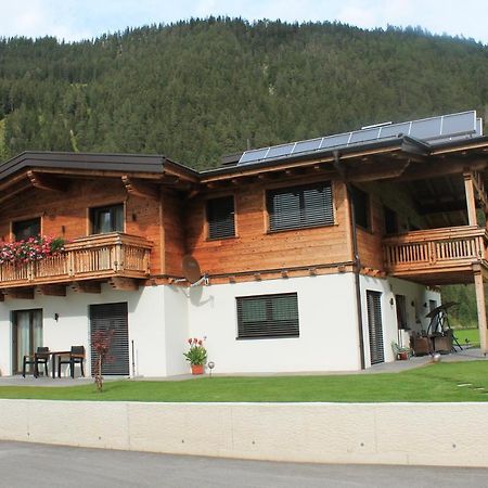 Villa Alpin Holzgau Bagian luar foto