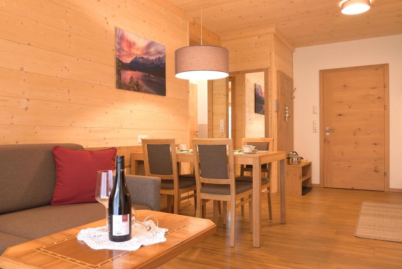 Villa Alpin Holzgau Bagian luar foto
