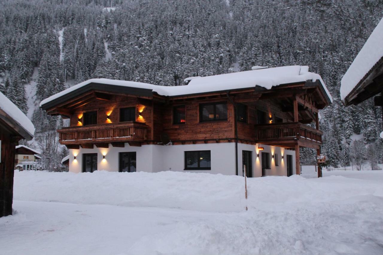 Villa Alpin Holzgau Bagian luar foto